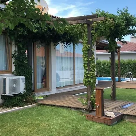 Shelly Whith Private Pool فيلة *